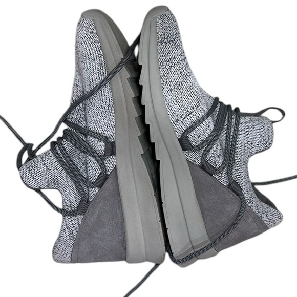 NEW Blondo Selina Waterproof Sneakers in Gray - Size 8 - Picture 4 of 7